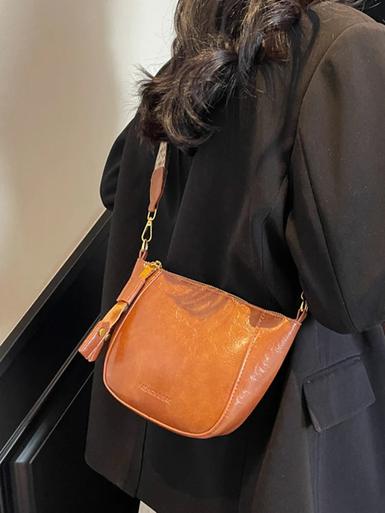 Exquisite Retro Women's Crossbody Bag 2025