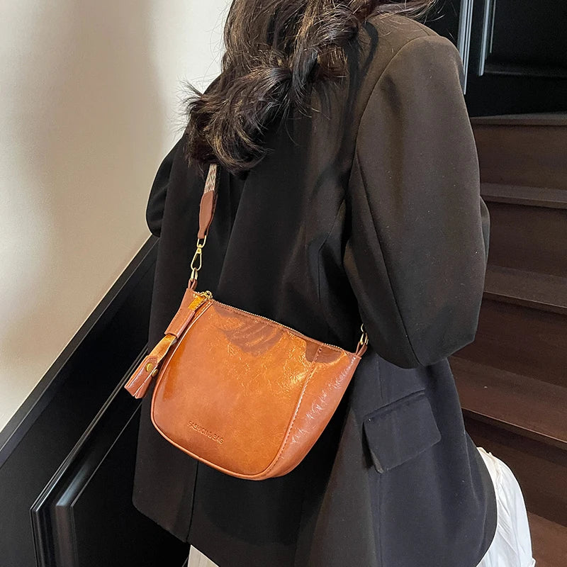 Exquisite Retro Women's Crossbody Bag 2025