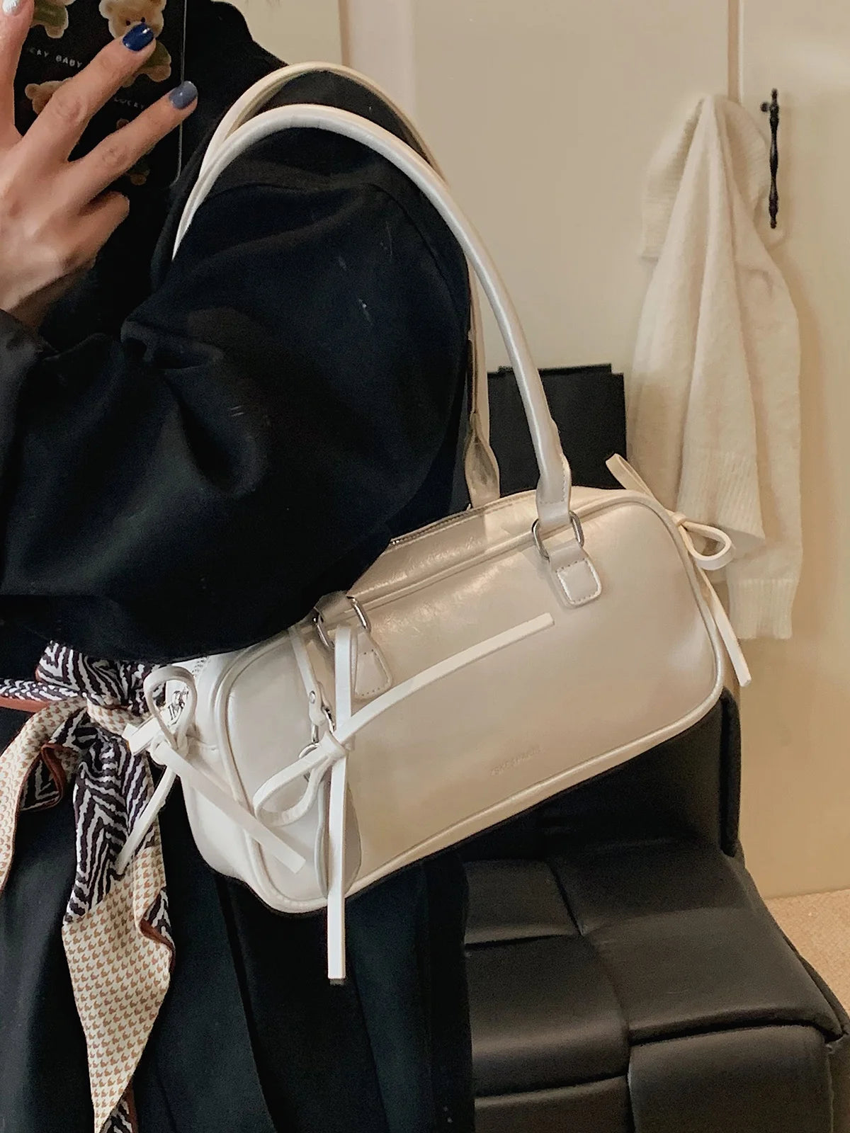 Elegance Boston Bag - Chic Women's Shoulder Handbag