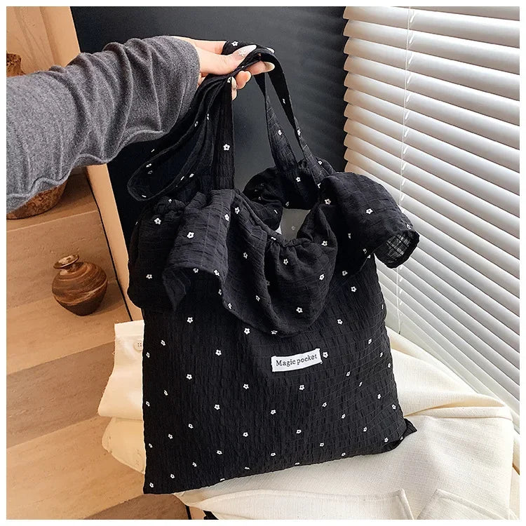 Elegant Floral Embroidered Ladies Shoulder Bag