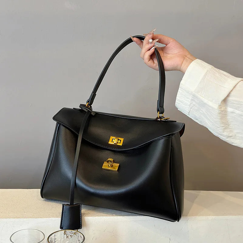 Elegance Defined: Women's Retro Crossbody Bag