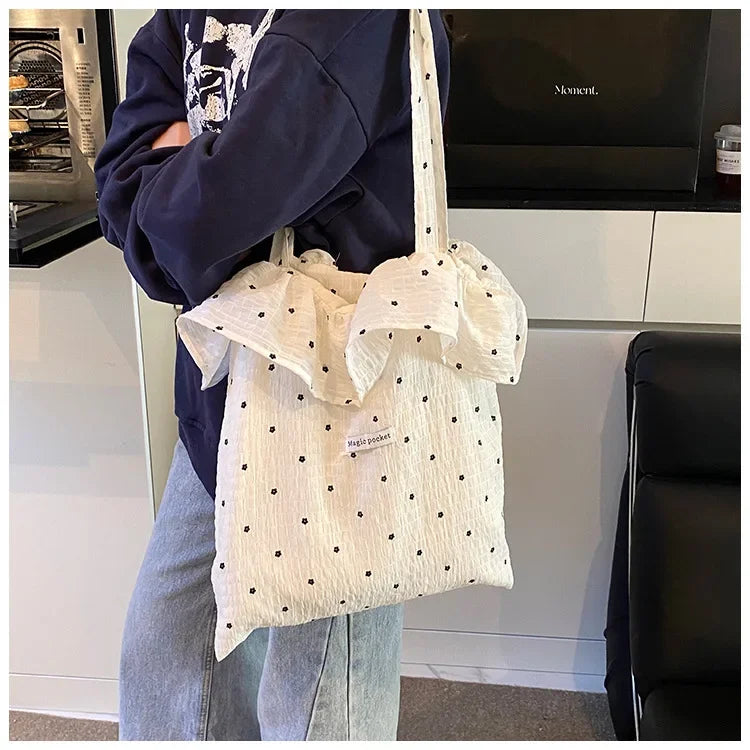 Elegant Floral Embroidered Ladies Shoulder Bag