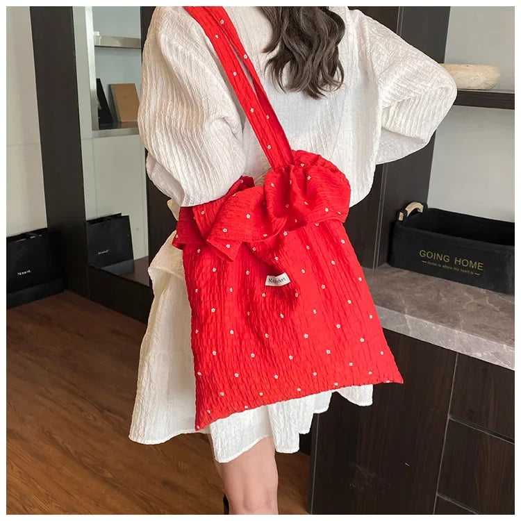 Elegant Floral Embroidered Ladies Shoulder Bag
