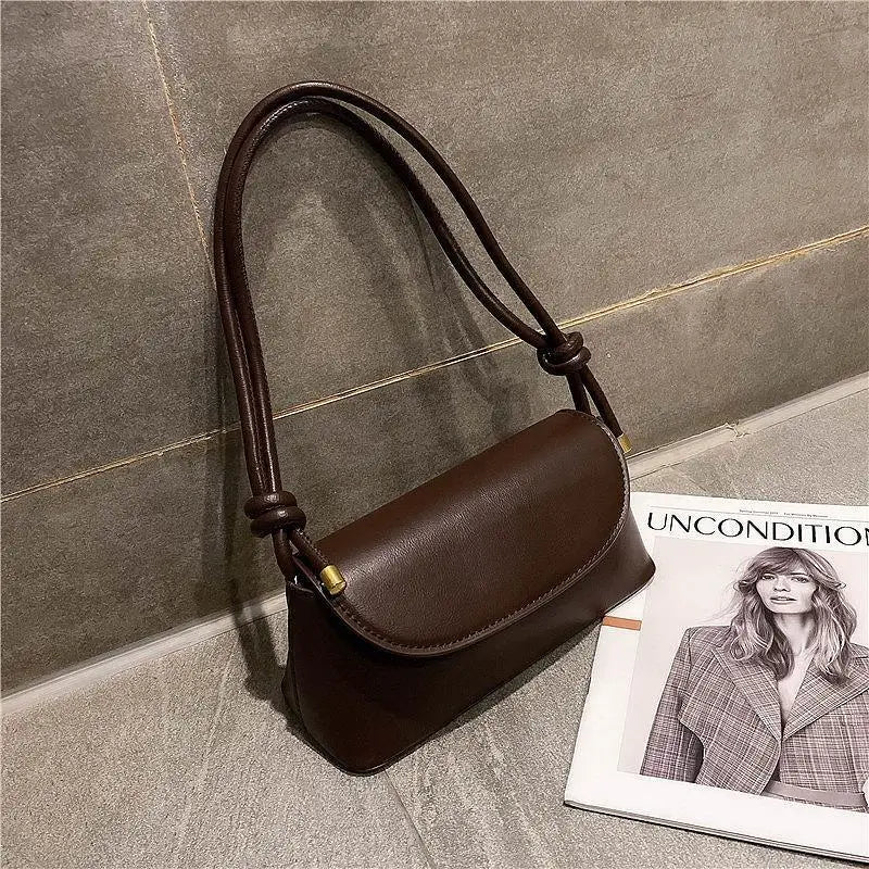Elegance Defined: Retro Chic Crossbody Bag for Women