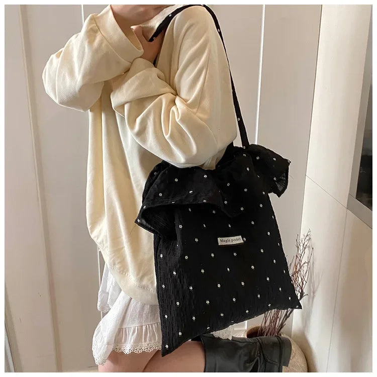 Elegant Floral Embroidered Ladies Shoulder Bag