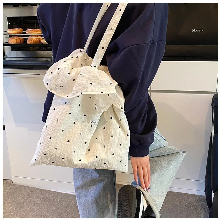Elegant Floral Embroidered Ladies Shoulder Bag