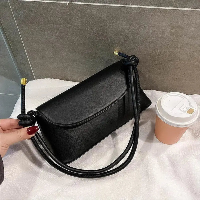 Elegance Defined: Retro Chic Crossbody Bag for Women