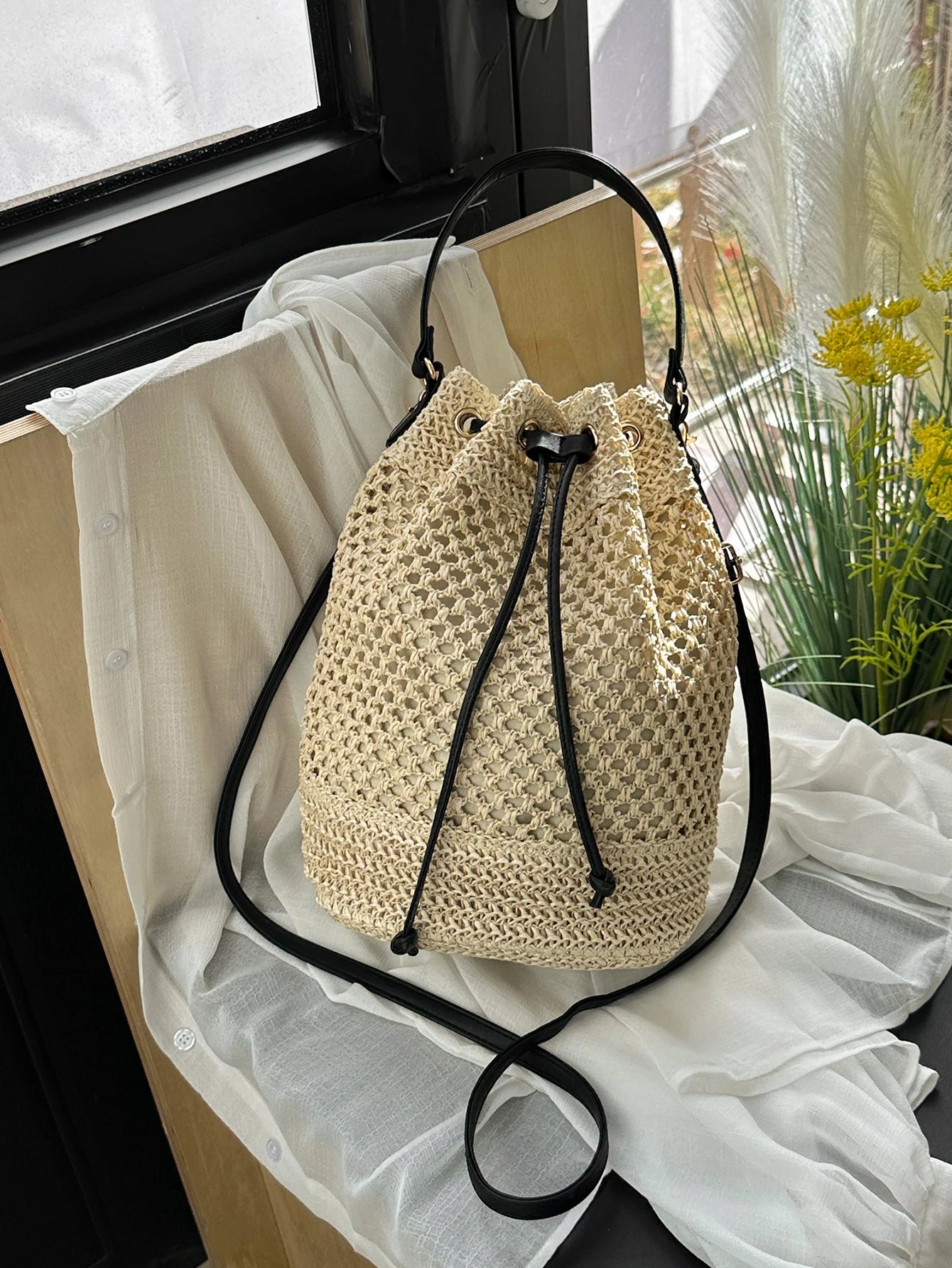 Elegance Woven Women's Straw Handbag