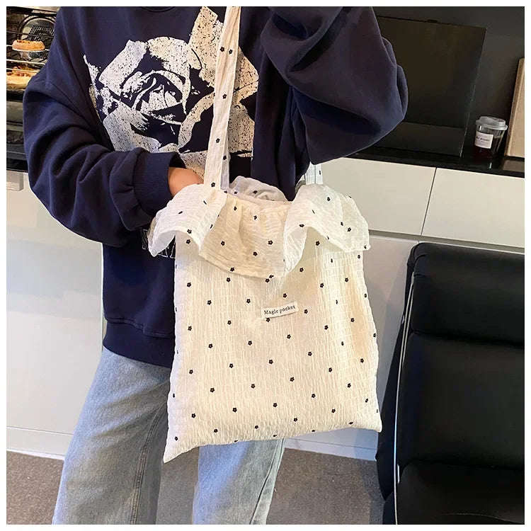 Elegant Floral Embroidered Ladies Shoulder Bag