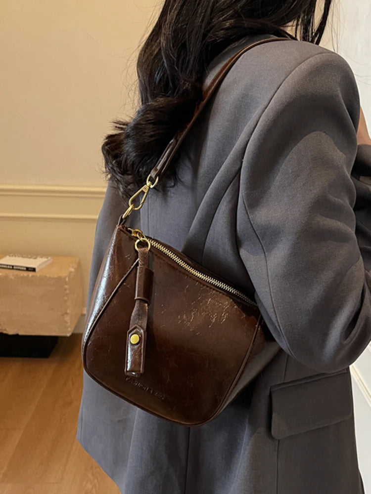 Exquisite Retro Women's Crossbody Bag 2025