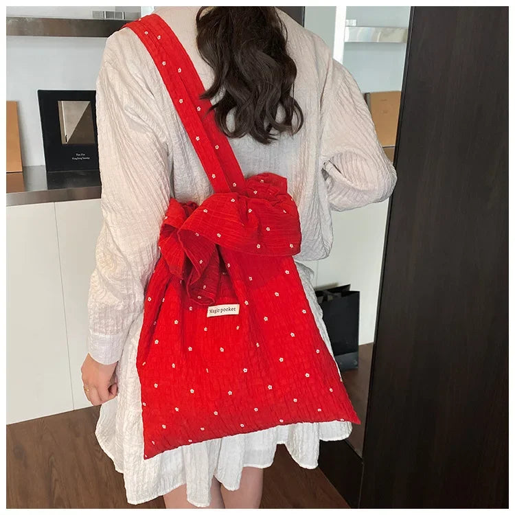 Elegant Floral Embroidered Ladies Shoulder Bag