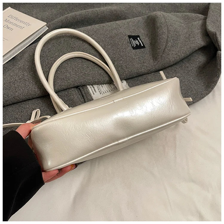 Elegance Boston Bag - Chic Women's Shoulder Handbag