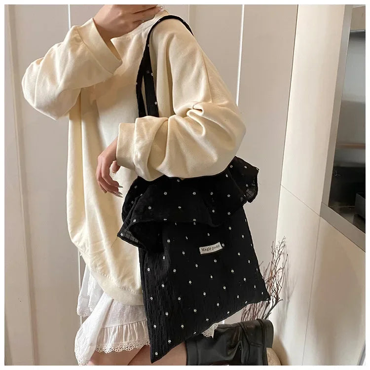 Elegant Floral Embroidered Ladies Shoulder Bag