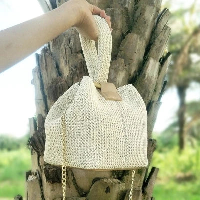 Elegant Straw Crossbody Handbag with Lock Closure