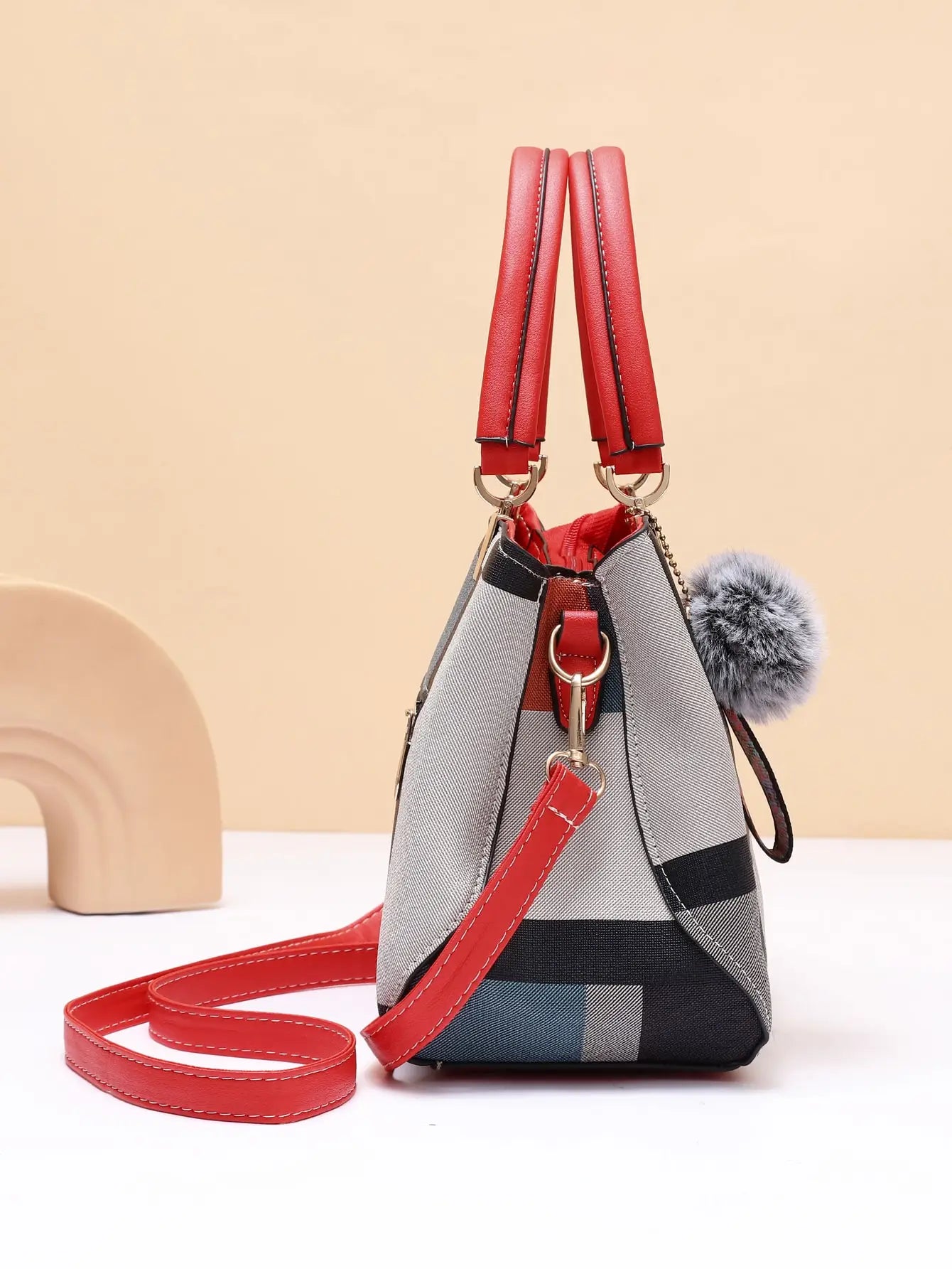 Exquisite Women's Luxury Handbag with Elegant Grid Design