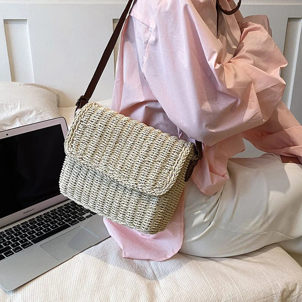 Exquisite Women's Raffia Crossbody Bag
