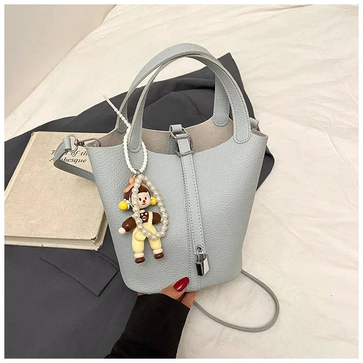 Elegant Women's Bucket Bag - Versatile & Chic