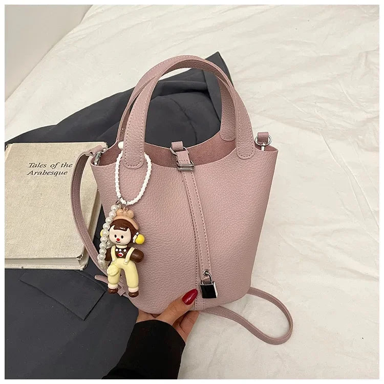 Elegant Women's Bucket Bag - Versatile & Chic