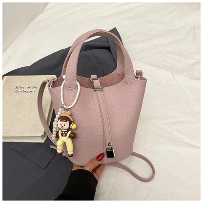 Elegant Women's Bucket Bag - Versatile & Chic