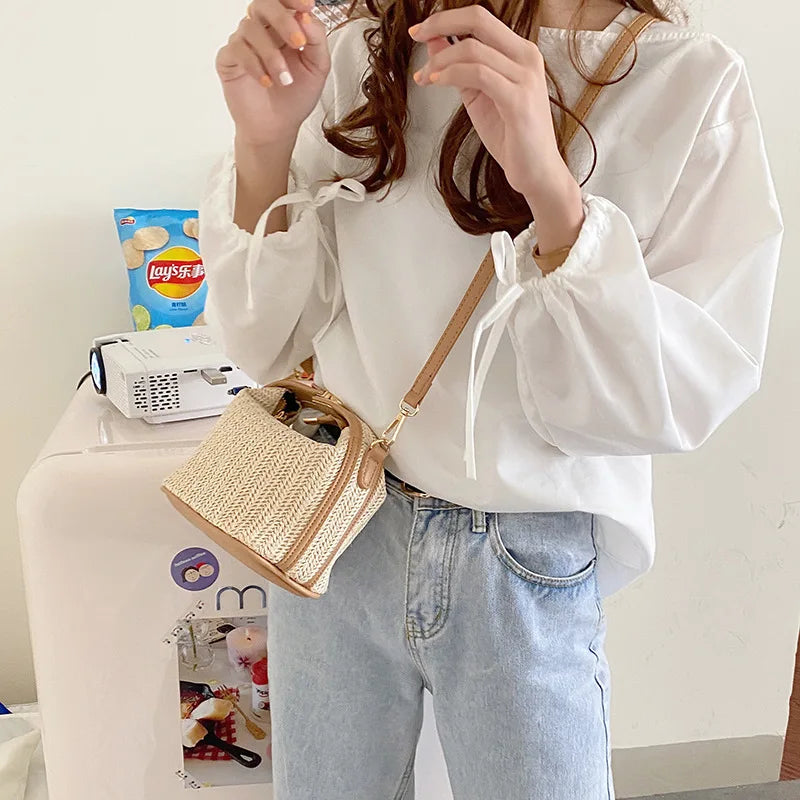 Exquisite Summer Straw Handbag - Chic Woven Crossbody