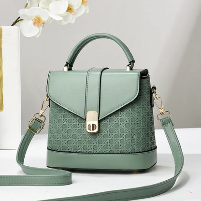 Elegant Women's Shoulder Bag - Timeless Style