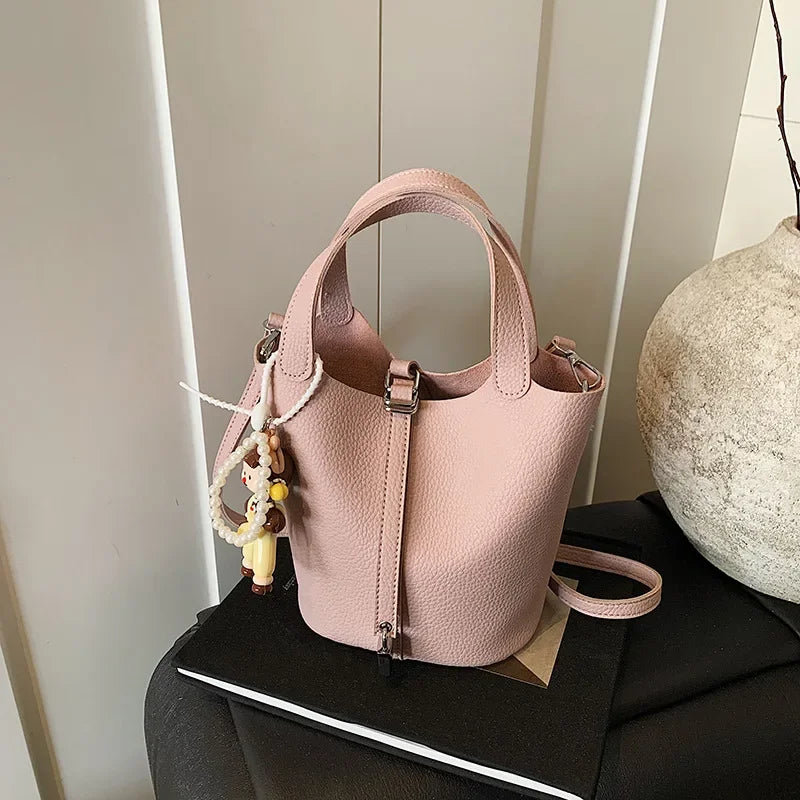Elegant Women's Bucket Bag - Versatile & Chic