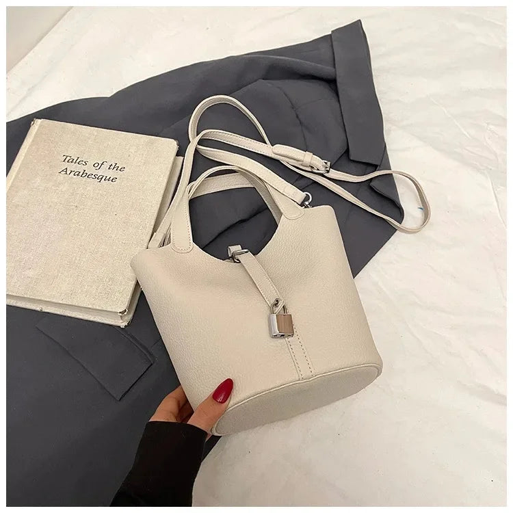 Elegant Women's Bucket Bag - Versatile & Chic