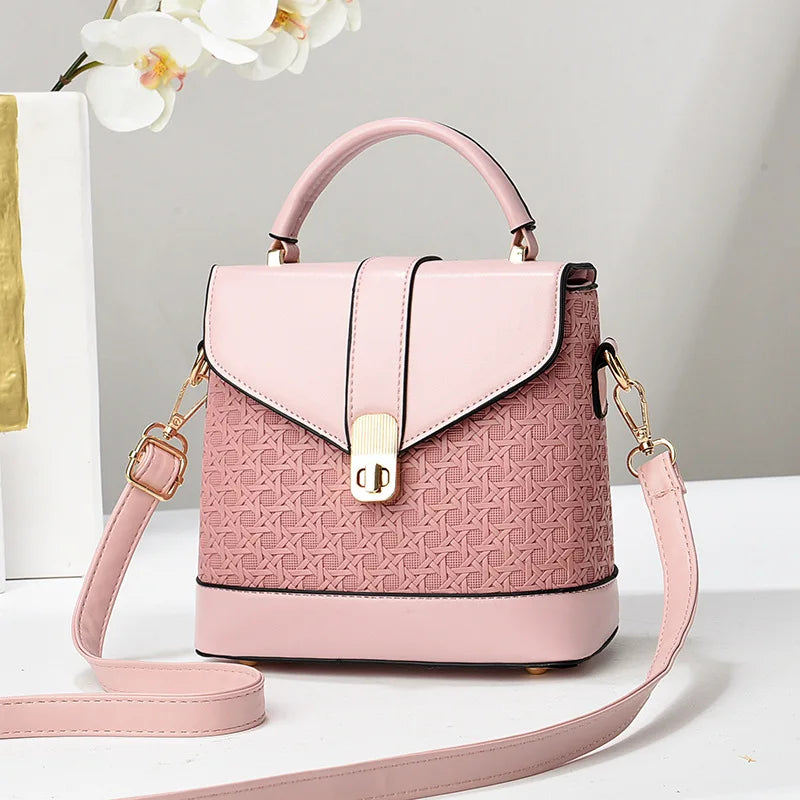 Elegant Women's Shoulder Bag - Timeless Style