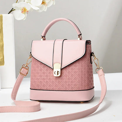 Elegant Women's Shoulder Bag - Timeless Style