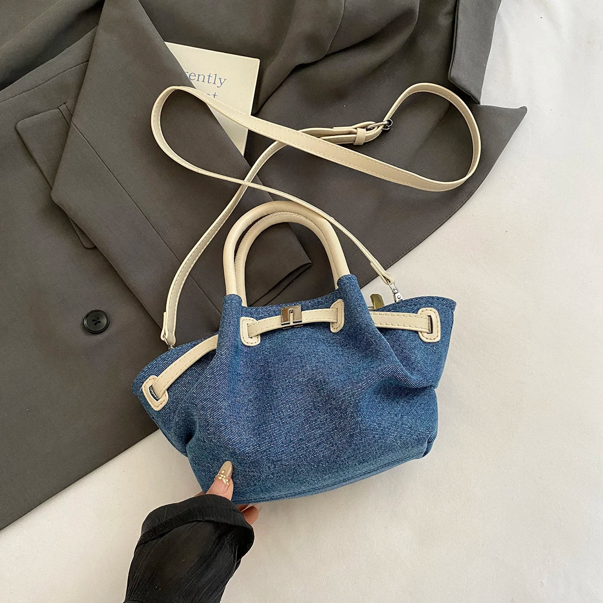 Elegance Defined: Luxurious Women's Small Crossbody Bag