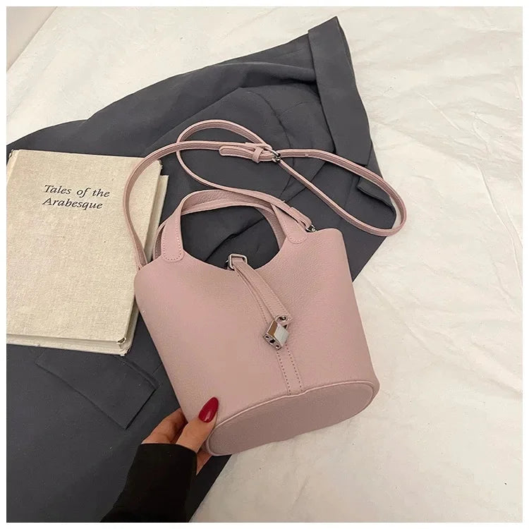 Elegant Women's Bucket Bag - Versatile & Chic
