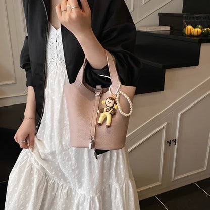 Elegant Women's Bucket Bag - Versatile & Chic